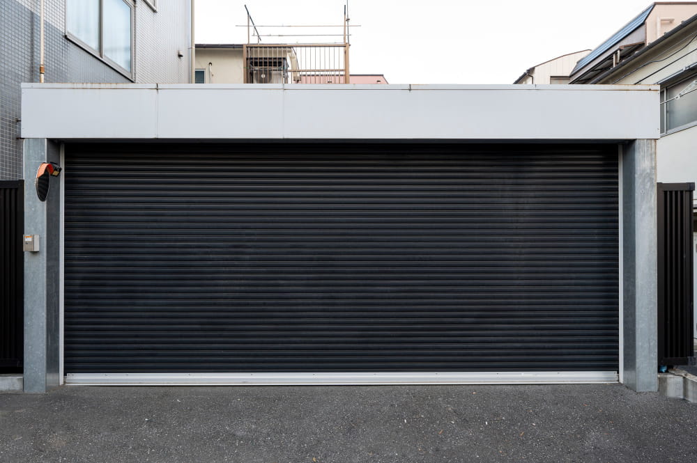 Porta de enrolar para garagem: onde comprar?