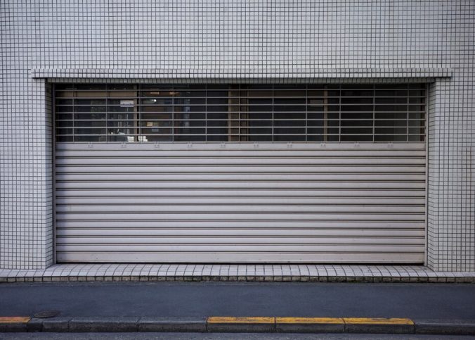 Porta de aço de enrolar automática: a solução ideal para garantir eficiência e praticidade