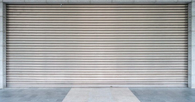 Conheça os tipos de portas de enrolar e escolha o modelo ideal